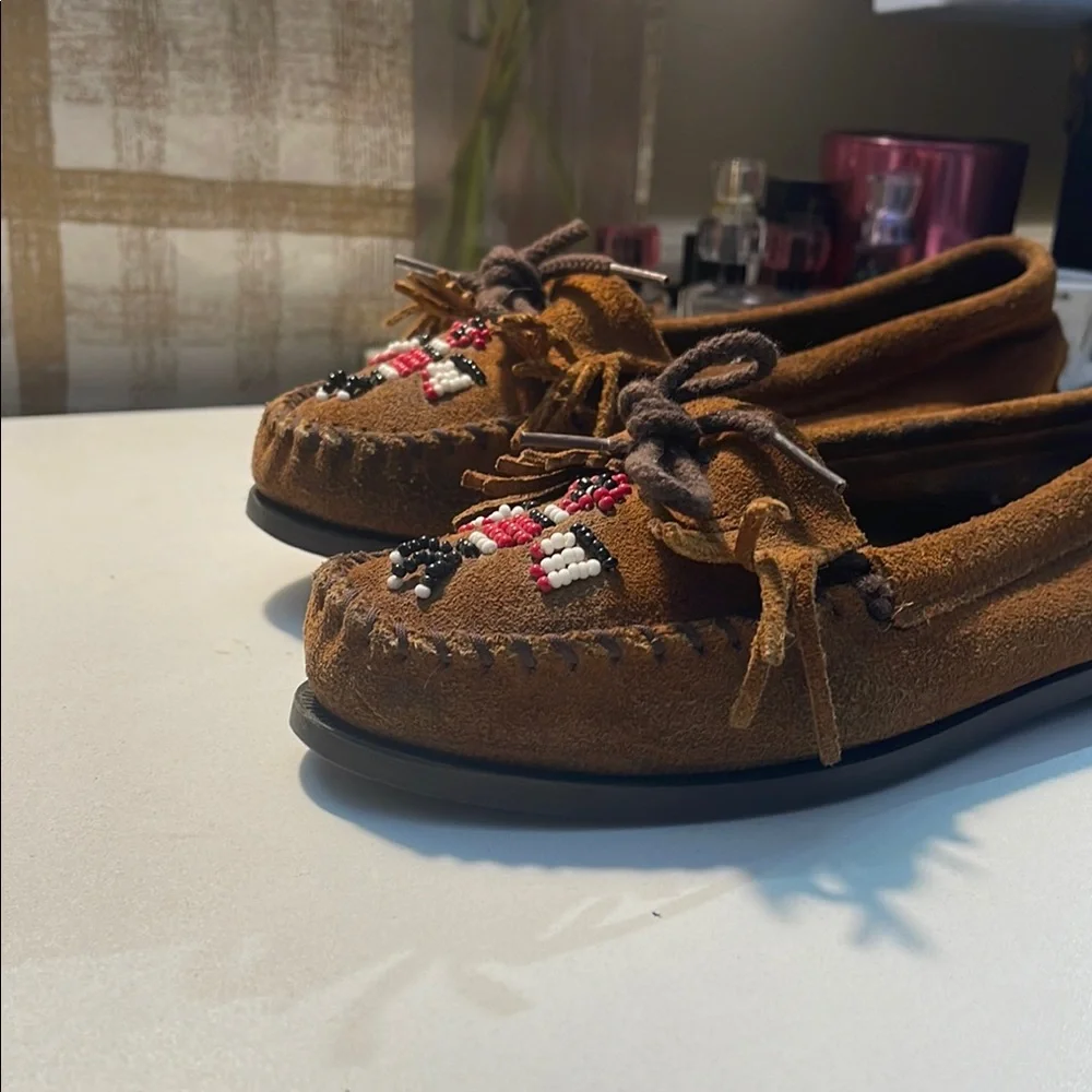 Minnetonka Leather Tan Moccasins with Beaded Accents - Picture 8 of 12